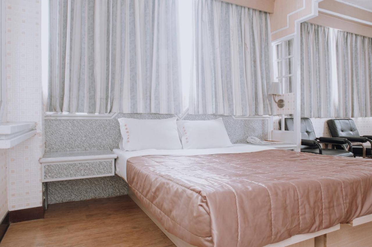 Tong Hsin Hotel Pingtung Zewnętrze zdjęcie