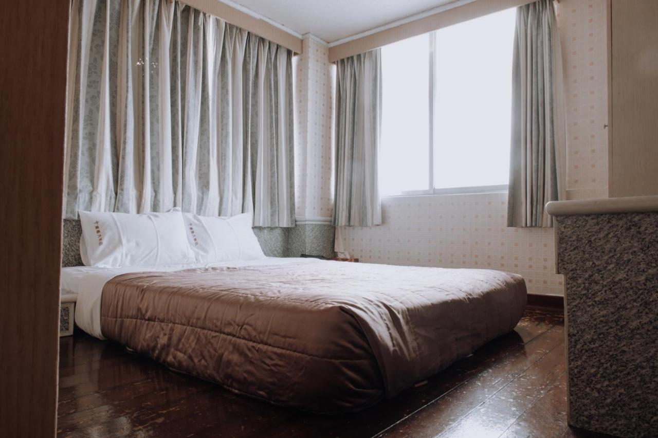 Tong Hsin Hotel Pingtung Zewnętrze zdjęcie