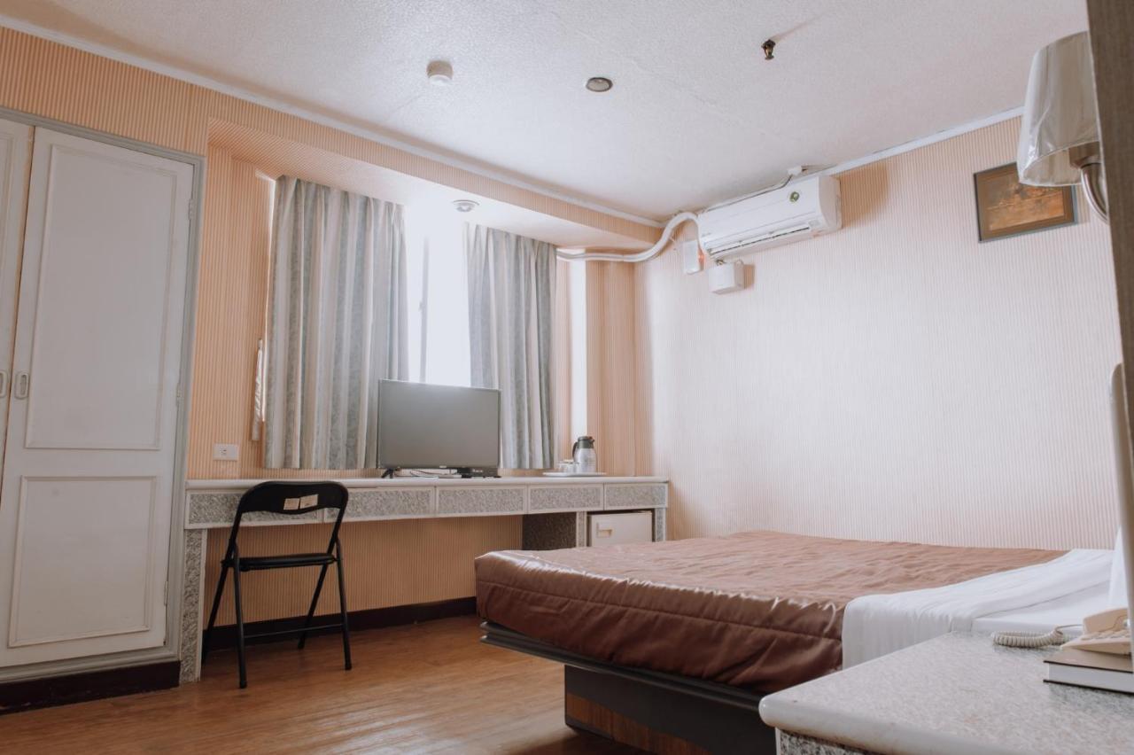Tong Hsin Hotel Pingtung Zewnętrze zdjęcie