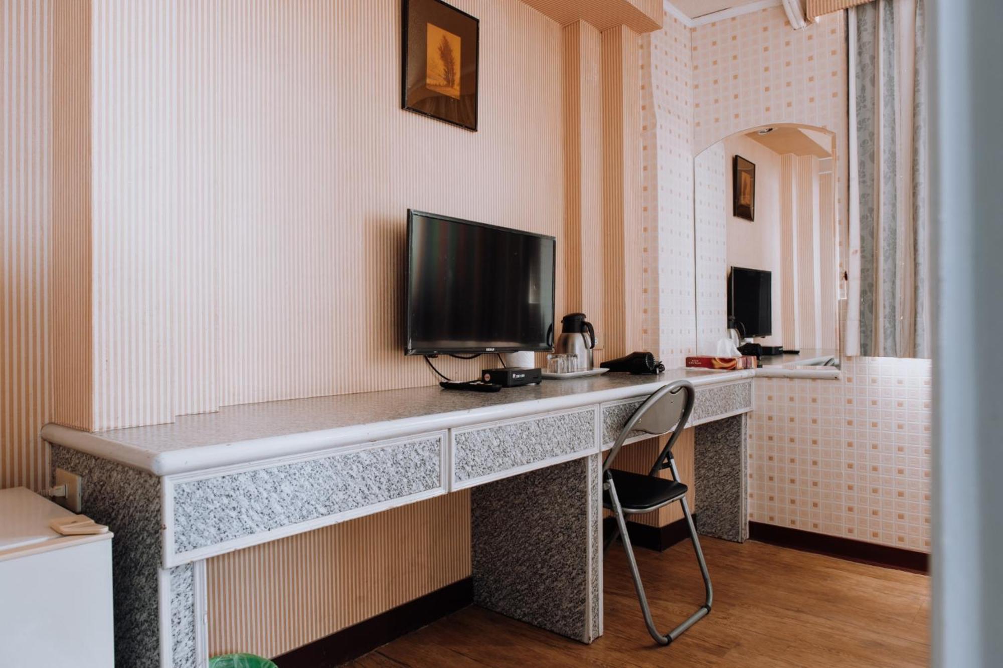 Tong Hsin Hotel Pingtung Zewnętrze zdjęcie