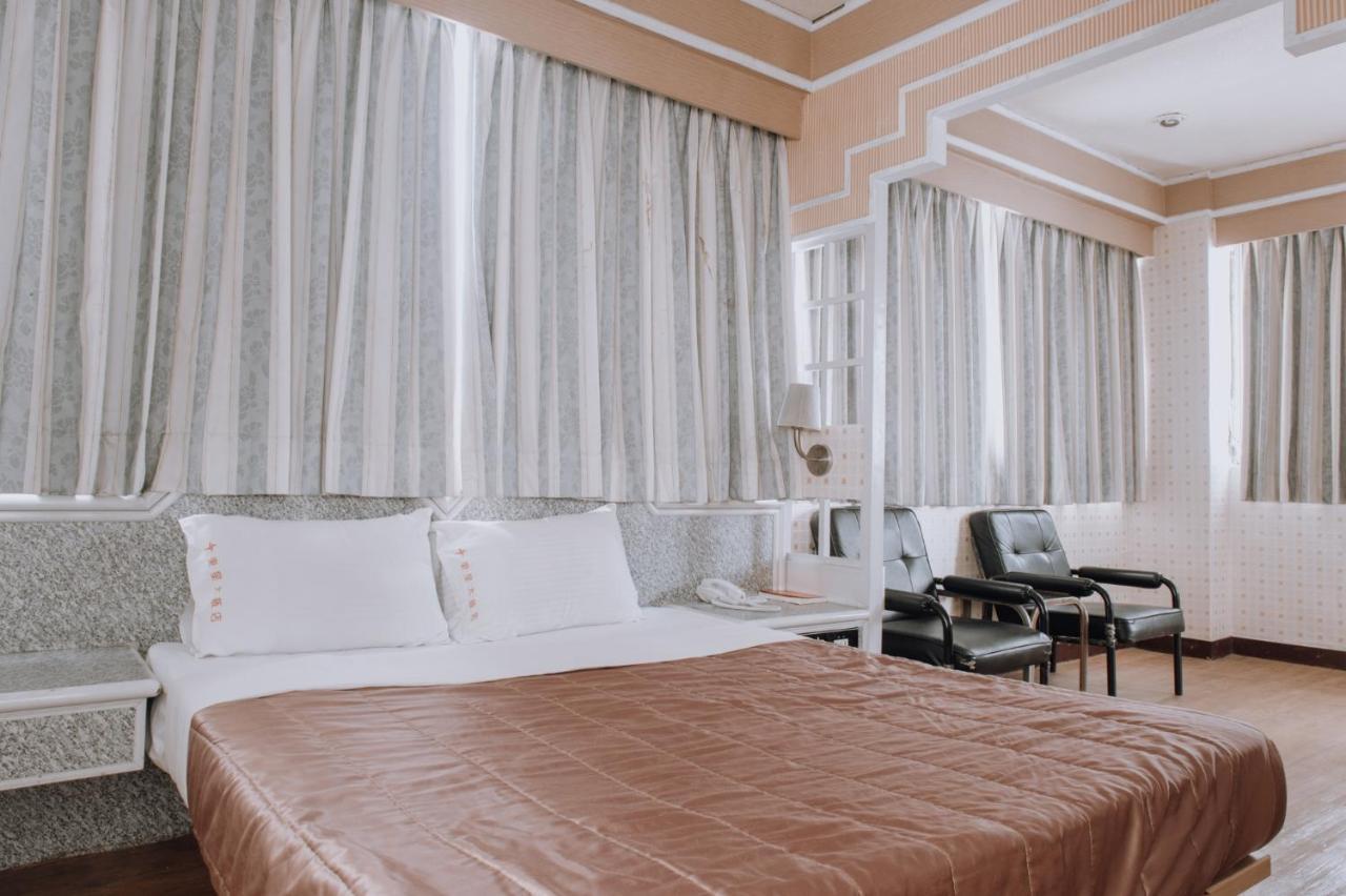 Tong Hsin Hotel Pingtung Zewnętrze zdjęcie