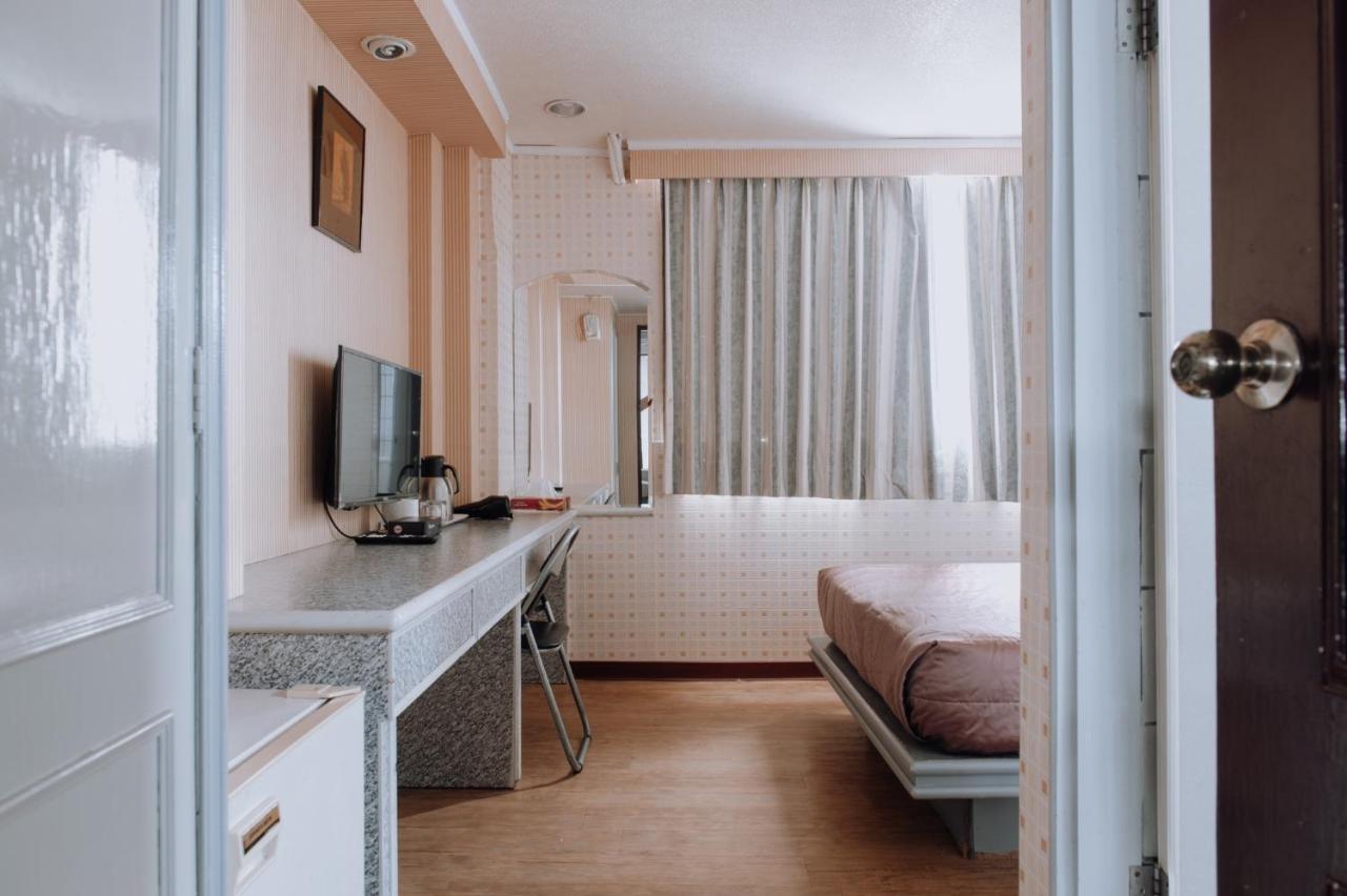 Tong Hsin Hotel Pingtung Zewnętrze zdjęcie