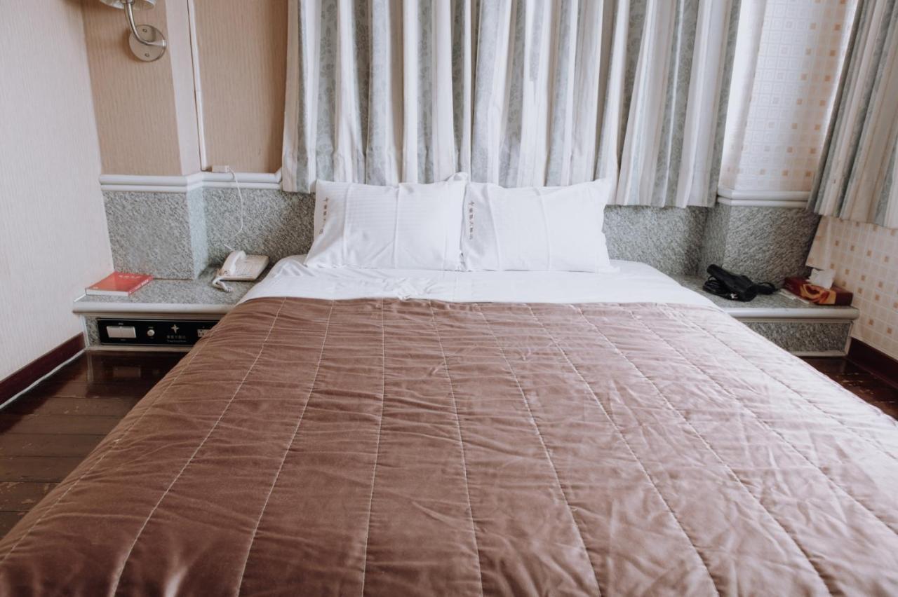 Tong Hsin Hotel Pingtung Zewnętrze zdjęcie