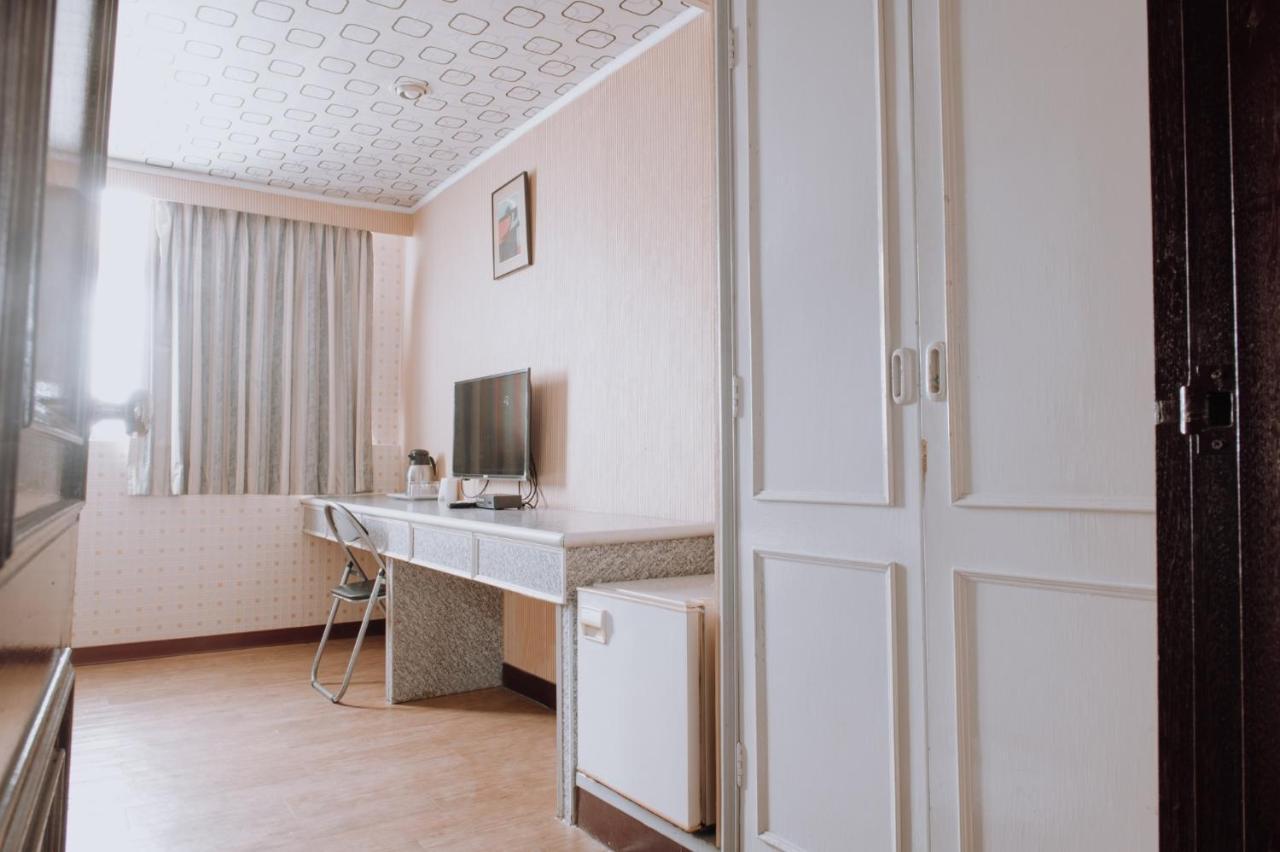 Tong Hsin Hotel Pingtung Zewnętrze zdjęcie