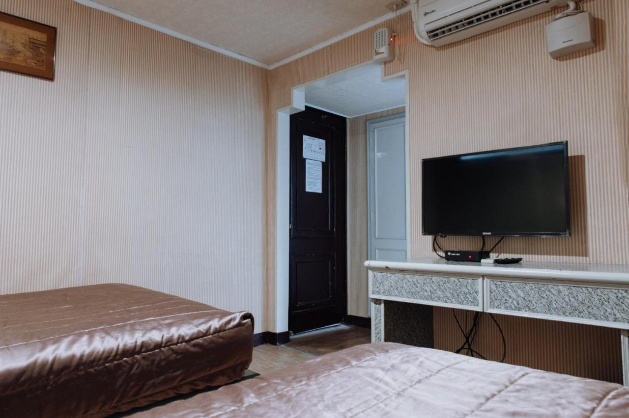 Tong Hsin Hotel Pingtung Zewnętrze zdjęcie