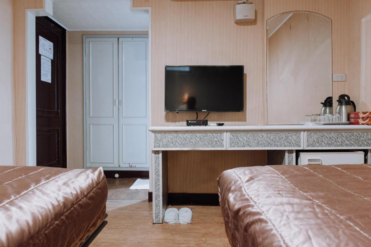 Tong Hsin Hotel Pingtung Zewnętrze zdjęcie