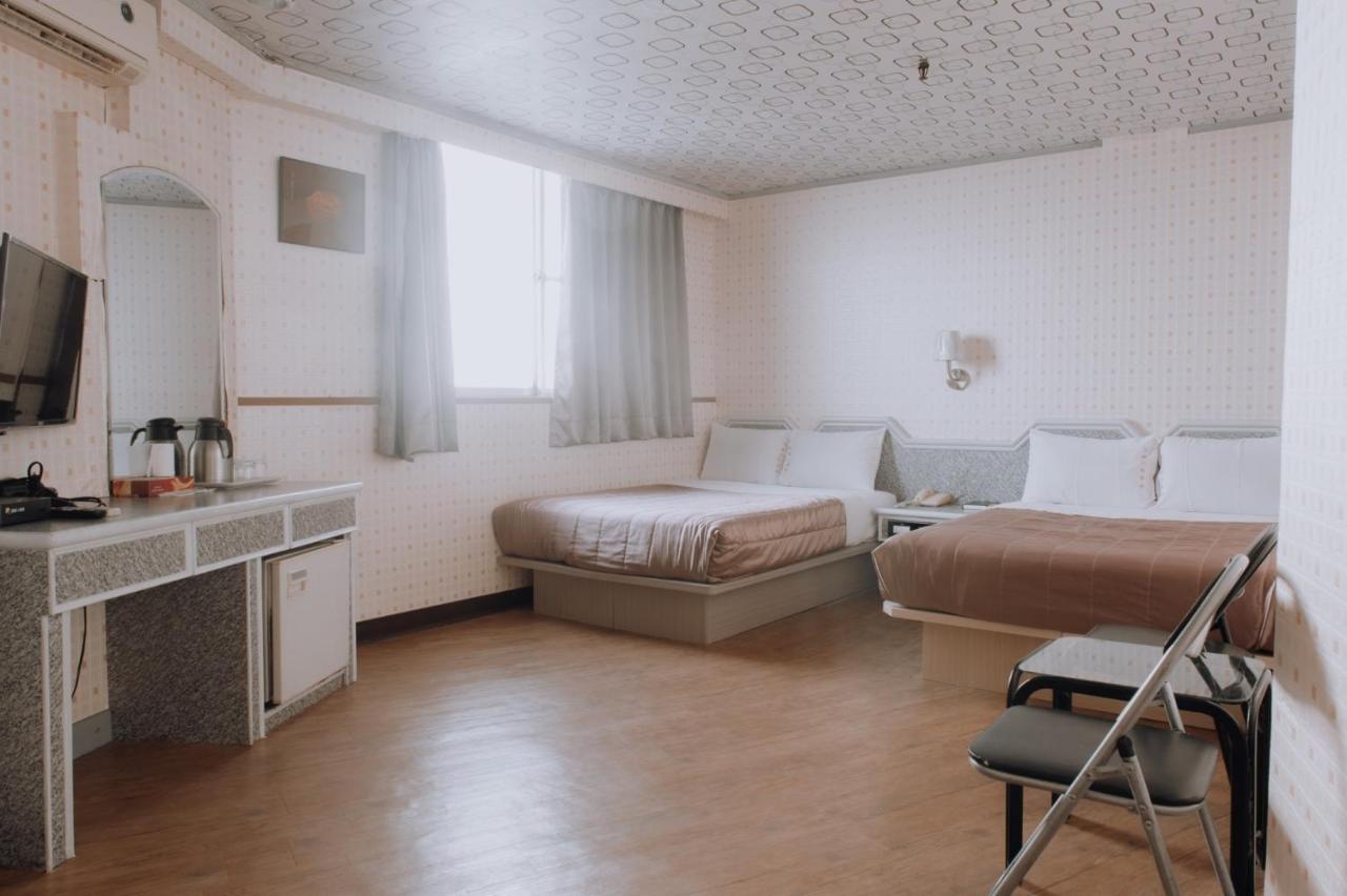 Tong Hsin Hotel Pingtung Zewnętrze zdjęcie