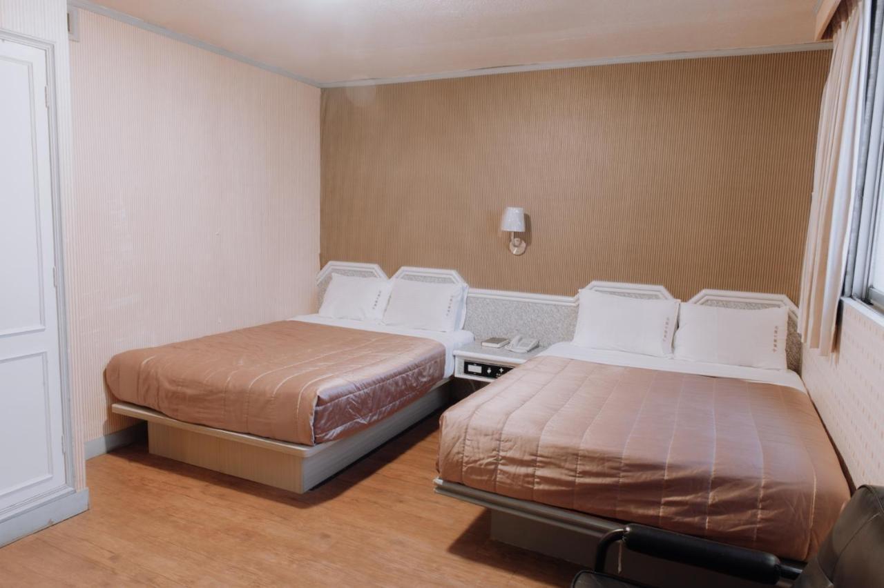 Tong Hsin Hotel Pingtung Zewnętrze zdjęcie
