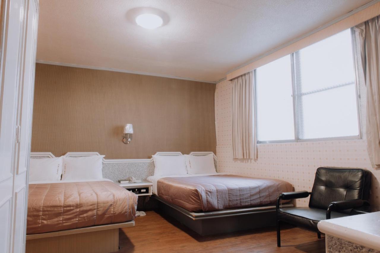 Tong Hsin Hotel Pingtung Zewnętrze zdjęcie