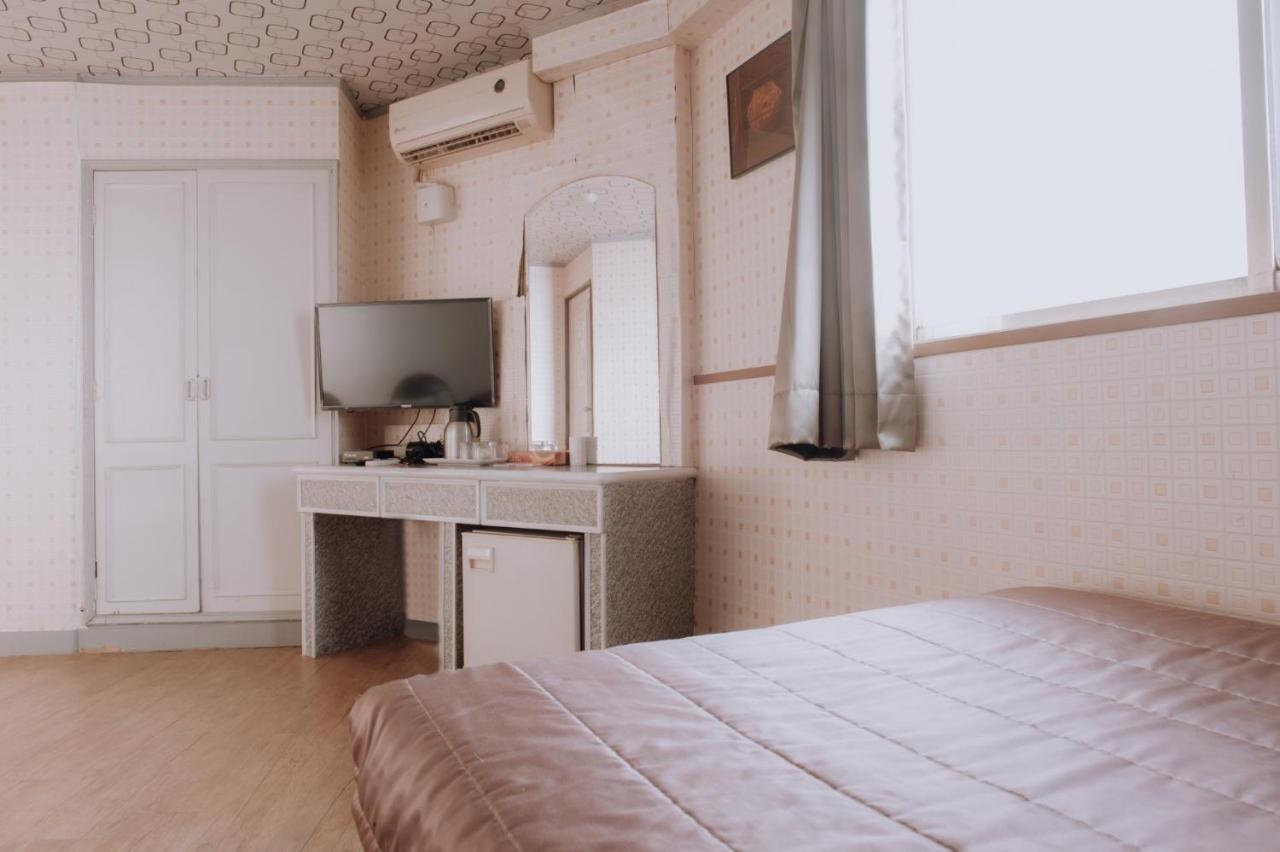 Tong Hsin Hotel Pingtung Zewnętrze zdjęcie